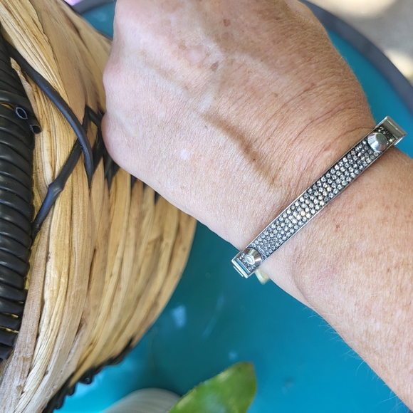 GORGEOUS BLACK RHINESTONE MICHAEL KORS BRACELET - Picture 3 of 7